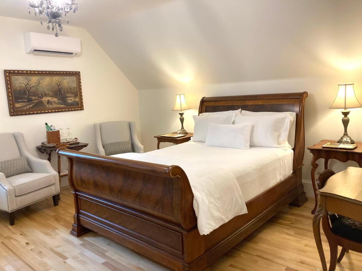Bed and Breakfast The Red House Fredericton Zewnętrze zdjęcie